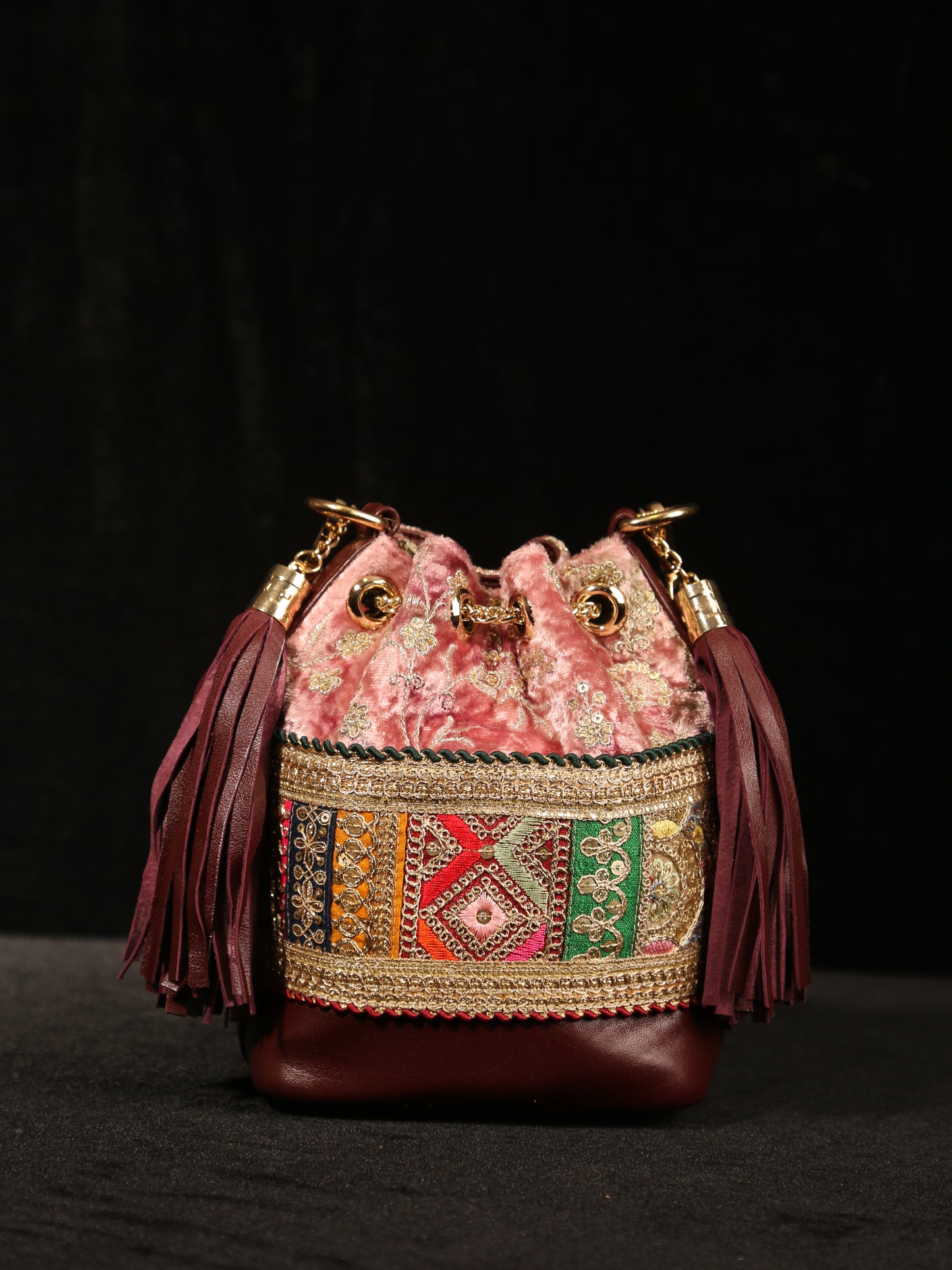 Beeba Bucket bag in Burgundy