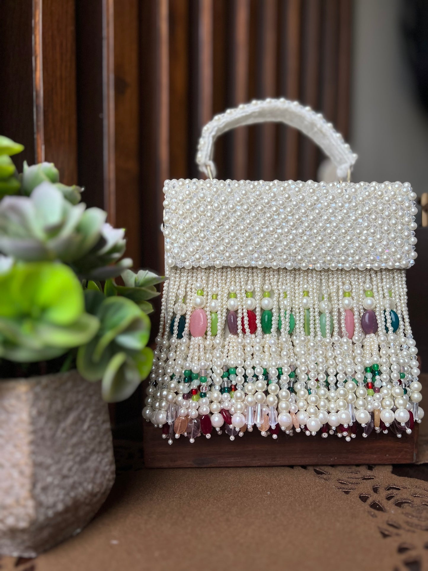 Navratna Box Clutch
