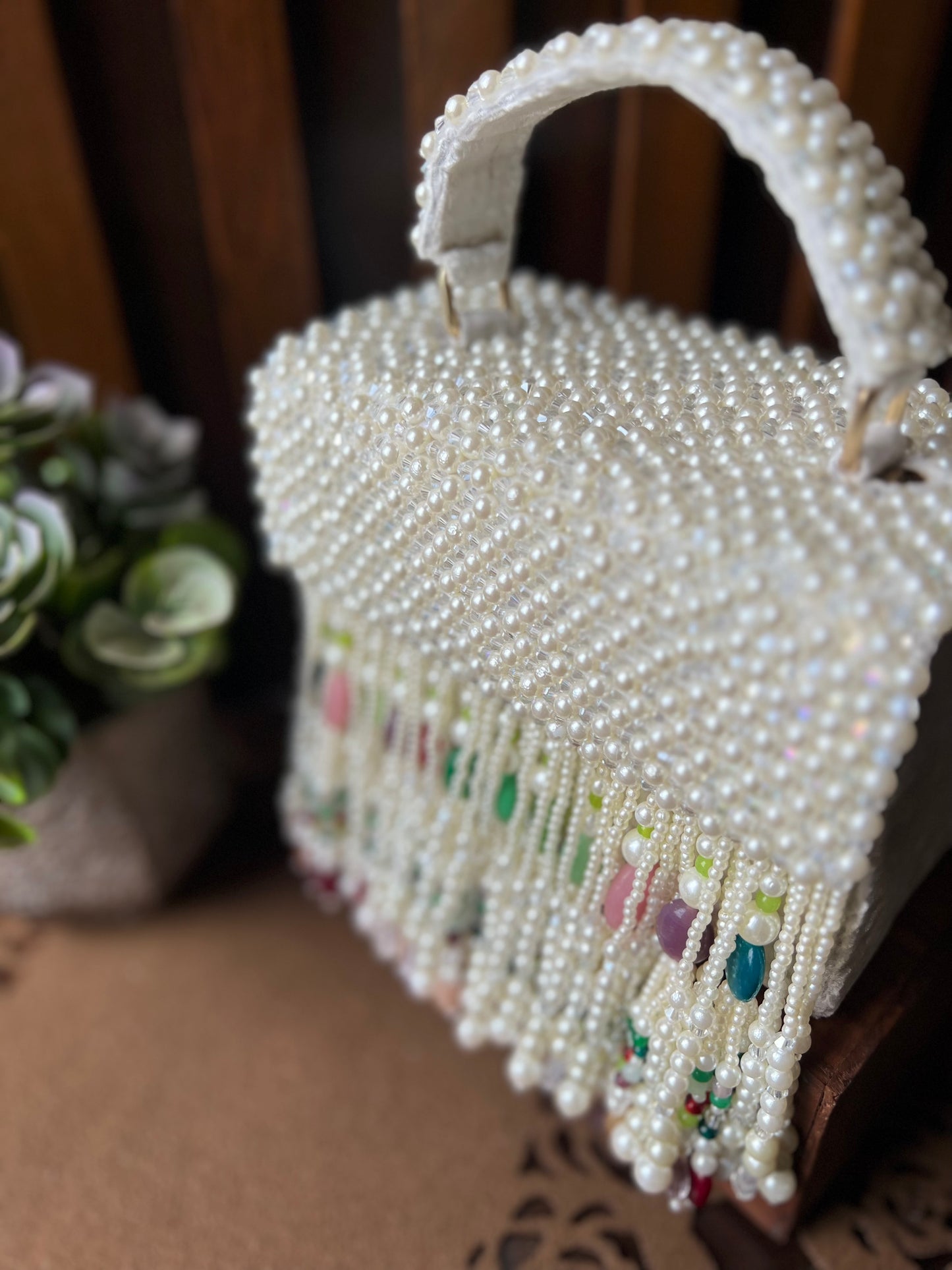 Navratna Box Clutch